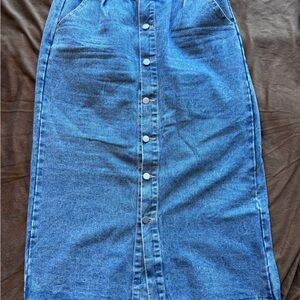 Stylish Blue Button-Front Denim Pencil Skirt